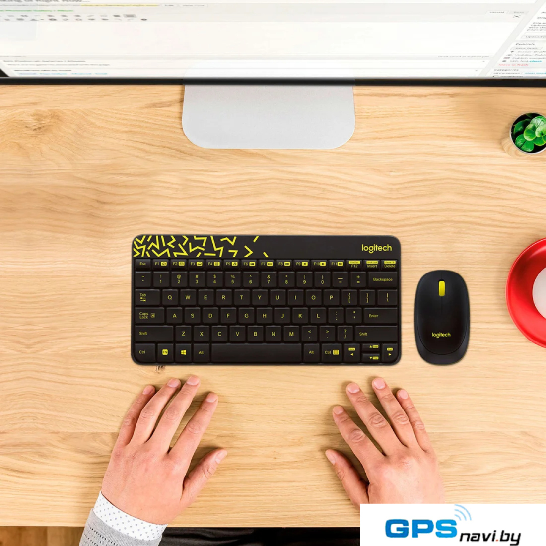 Офисный набор Logitech MK240 Nano 920-008213 (черный)